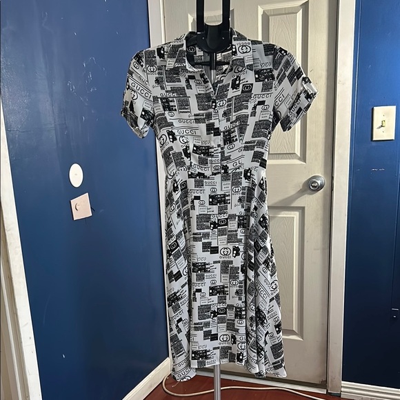 Gucci Black and White Sheath Dress with Mandarin Collar - Picture 1 of 5